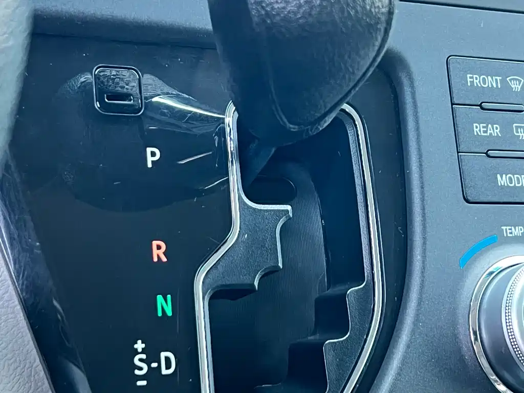 Toyota Sienna 2017 — фото 12