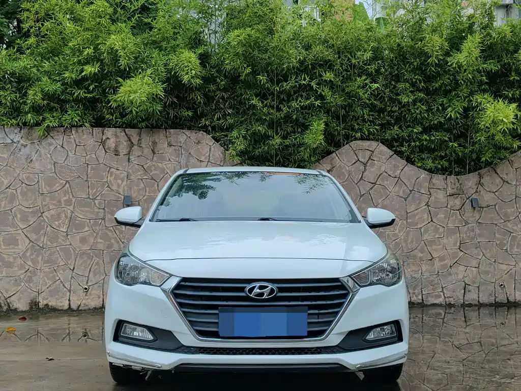 Hyundai Verna 2017 — фото 2