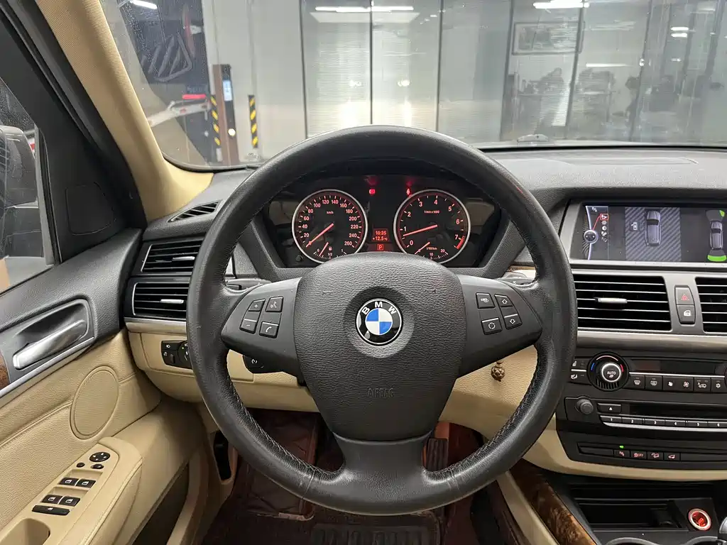 BMW X5 2011