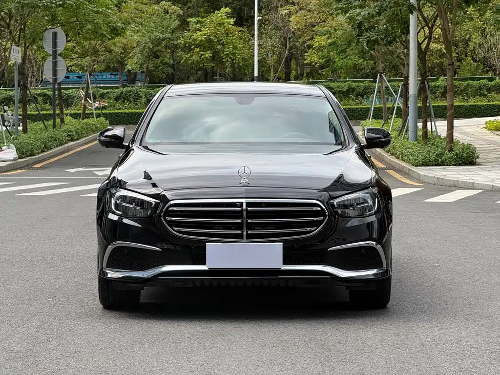 Mercedes-Benz E-Class 2022 — фото 2