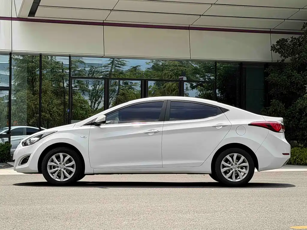 Hyundai Elantra Langdong 2016 — фото 5