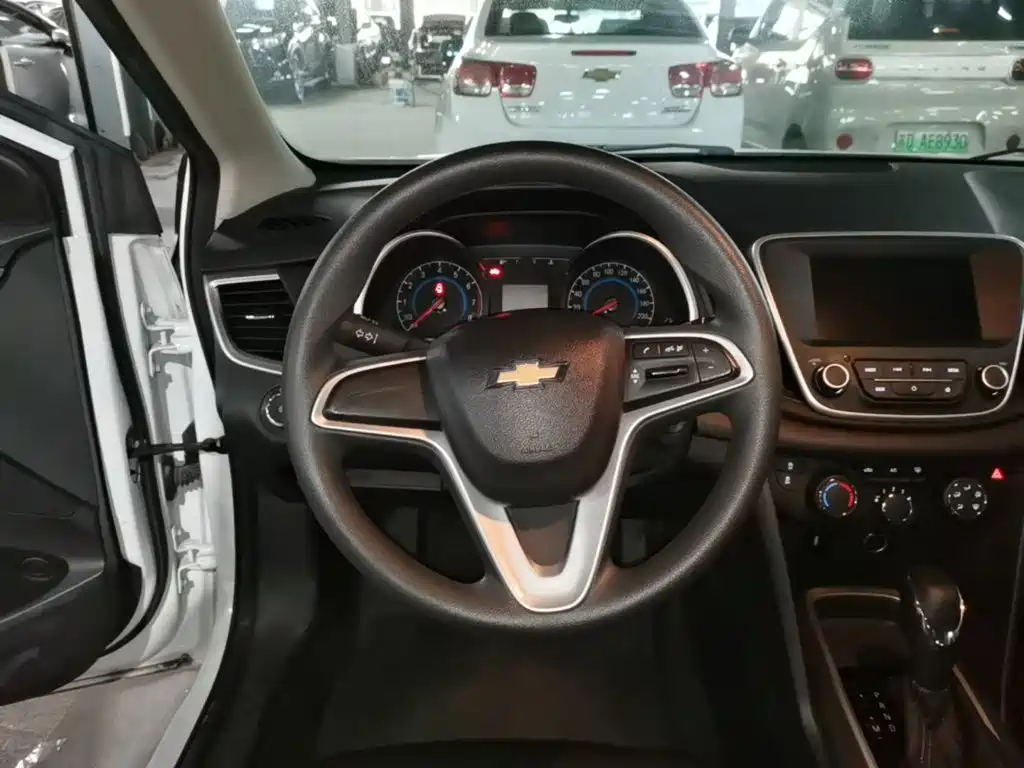 Chevrolet Cavalier 2018 — фото 11