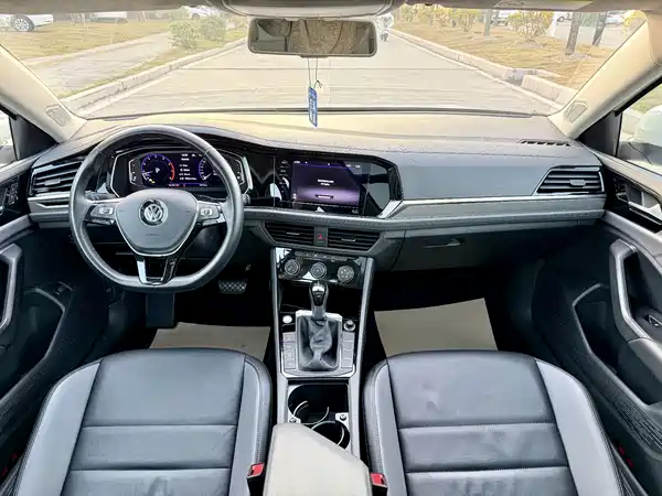 Volkswagen Sagitar 2022