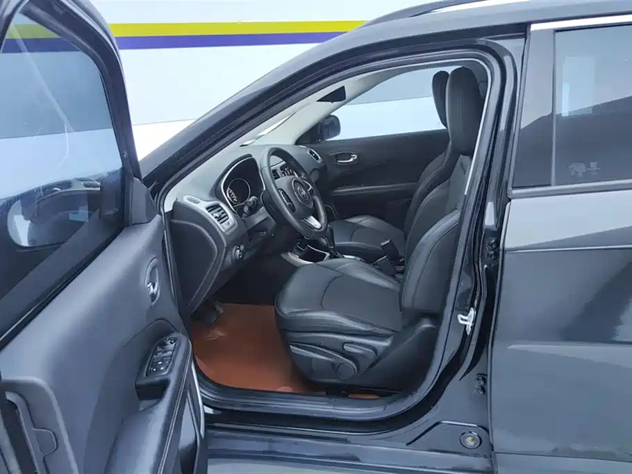 Jeep Compass 2020 — фото 9