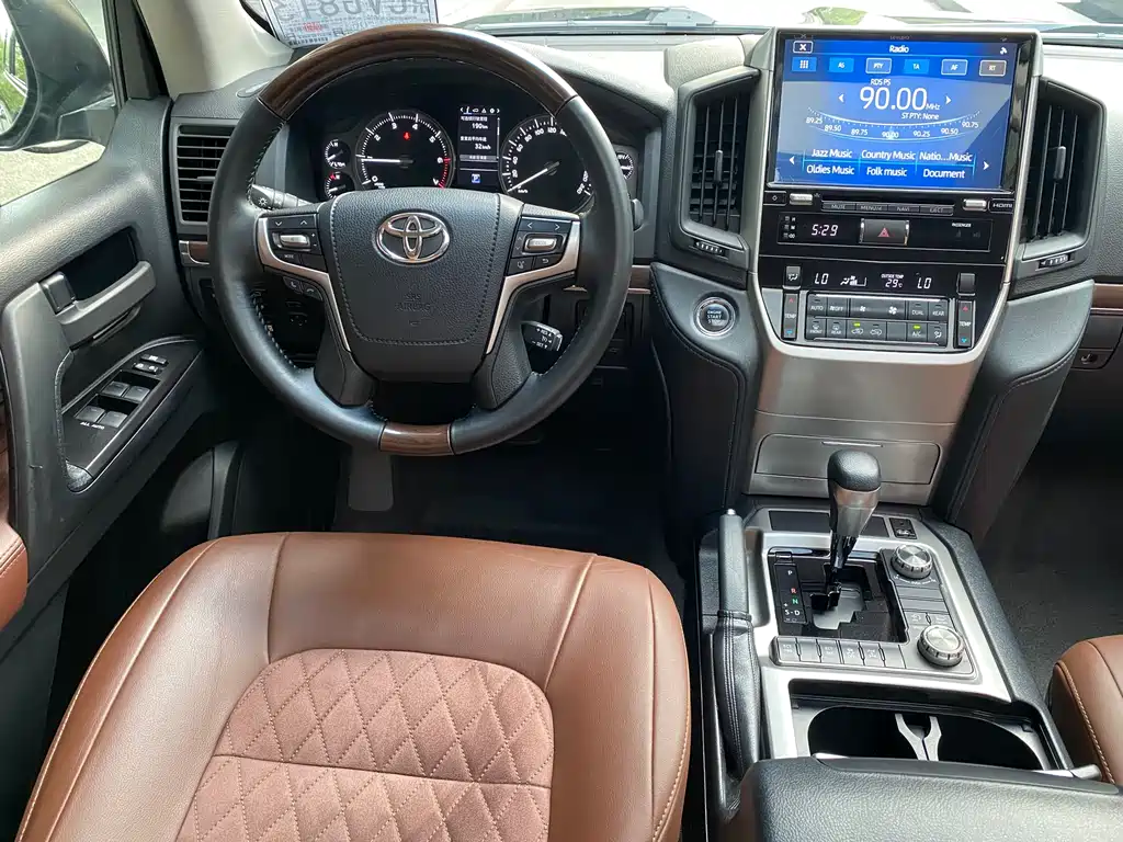 Toyota Land Cruiser 2019 — фото 11