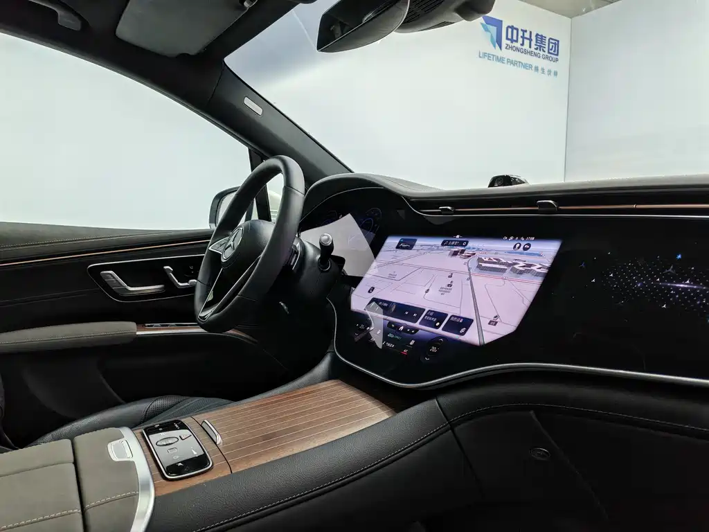 Mercedes-Benz EQS SUV 2025 — фото 15