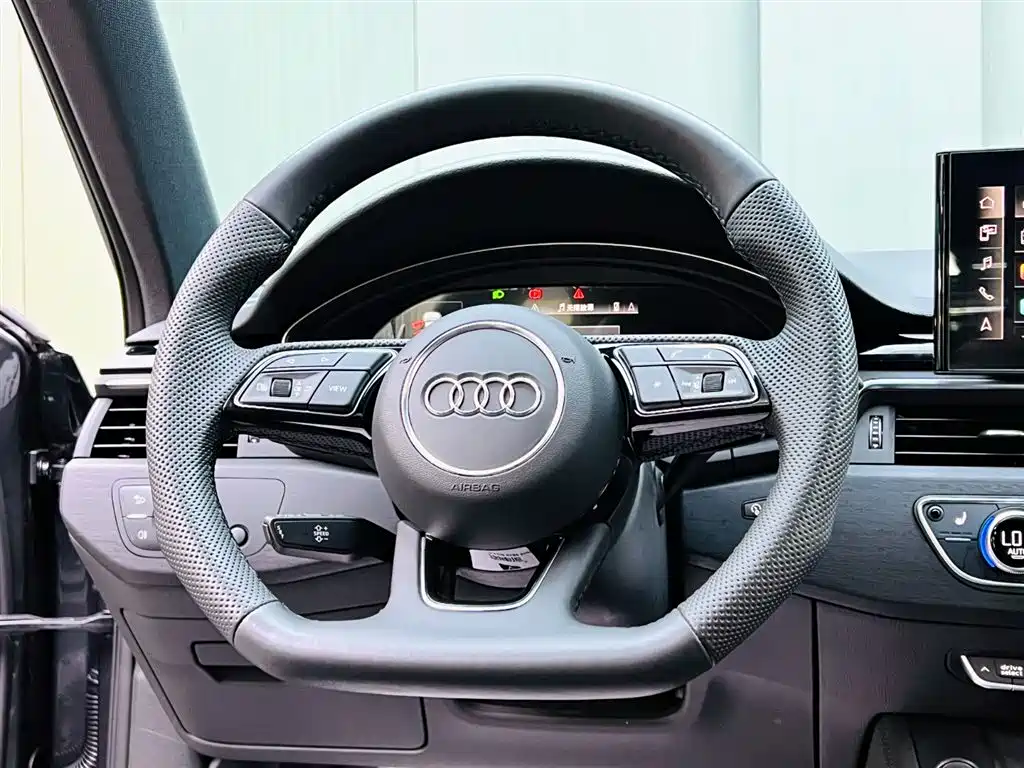 Audi A4L 2024 — фото 10