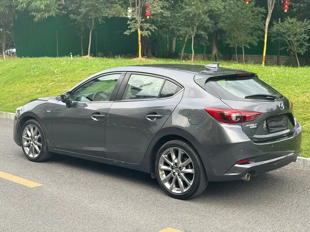 Mazda 3 Axela 2018 — фото 7