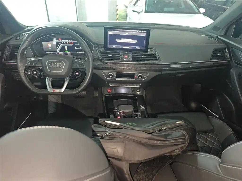 Audi Q5L Sportback 2022 — фото 16