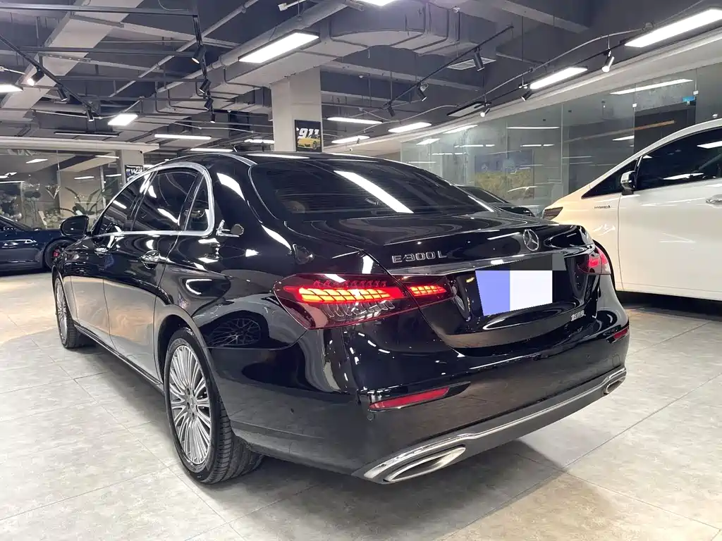 Mercedes-Benz E-Class 2021