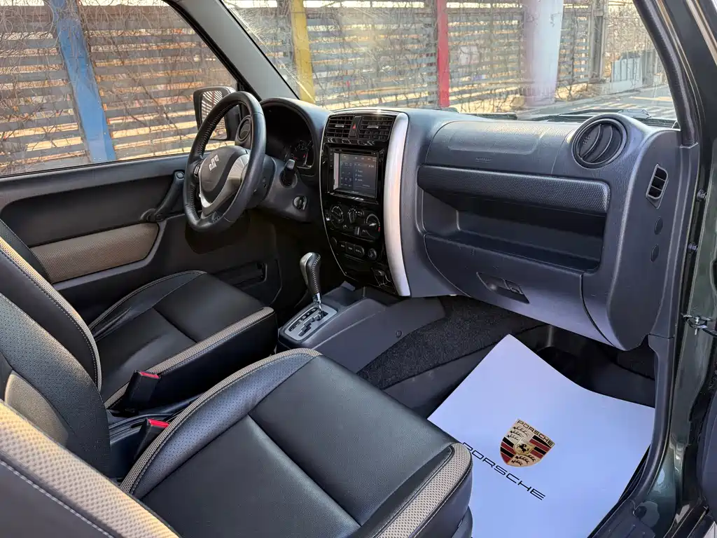Suzuki Jimny 2018 — фото 11