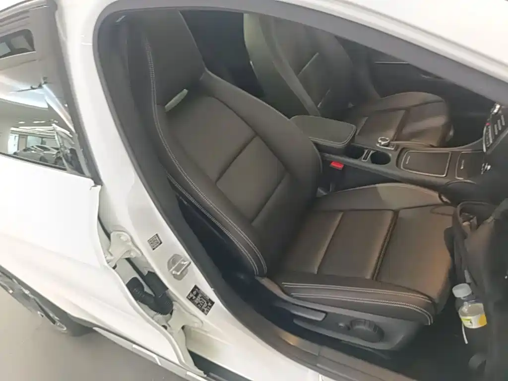 Mercedes-Benz GLA 2017 — фото 24