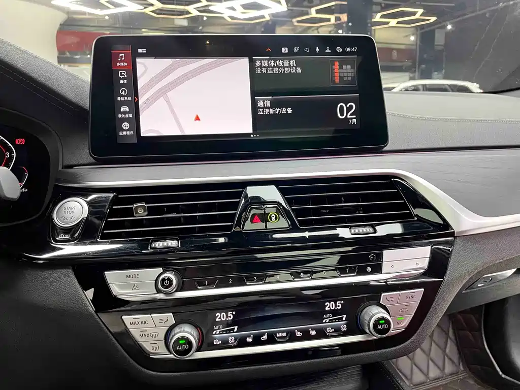 BMW 5 Series 2022 — фото 10