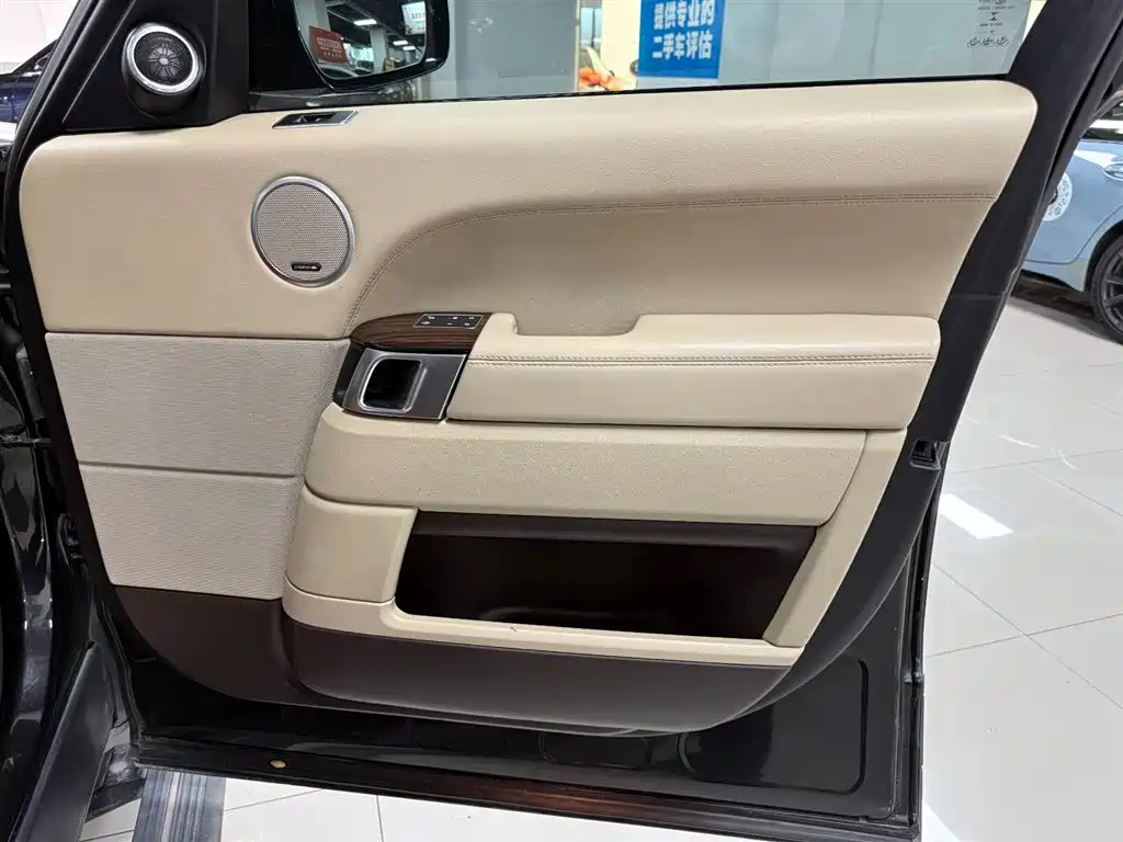 Land Rover Range Rover 2017 — фото 15