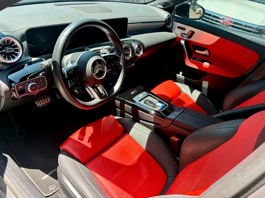Mercedes-Benz A-Class AMG 2024 — фото 15