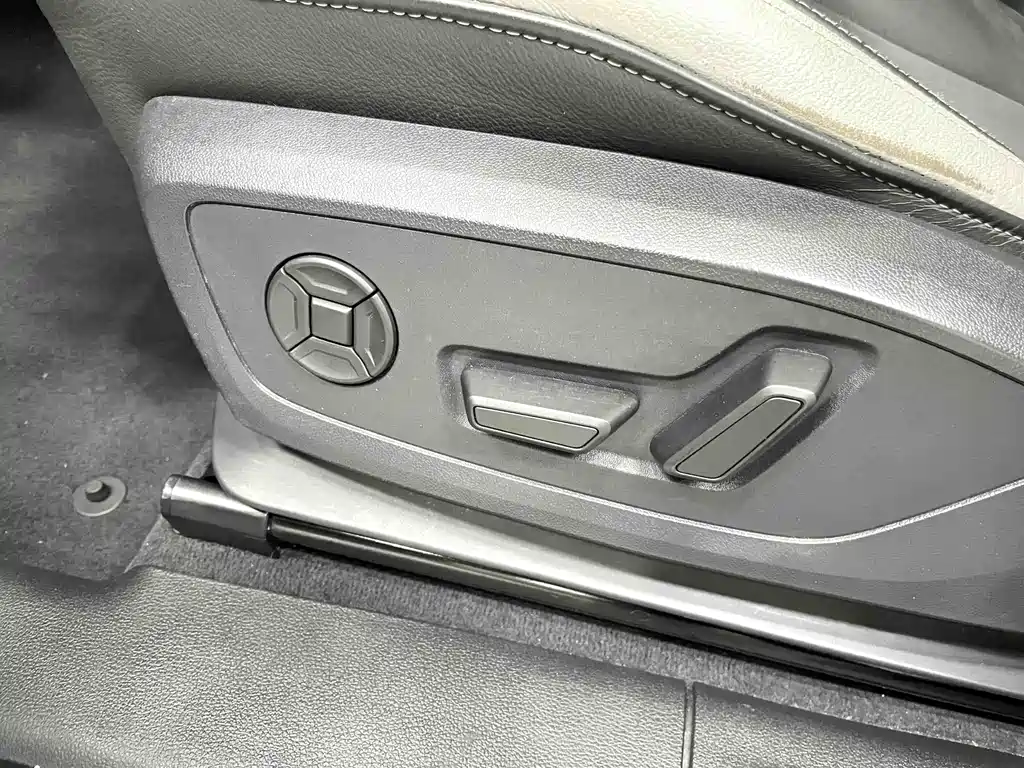 Audi Q3 2022 — фото 12