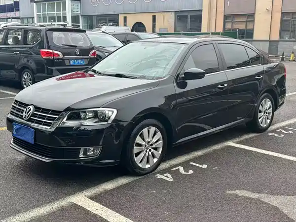 Volkswagen Lavida 2013