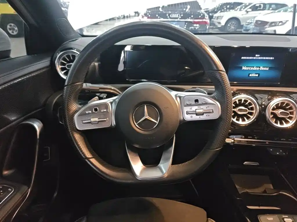 Mercedes-Benz A-Class 2019 — фото 11