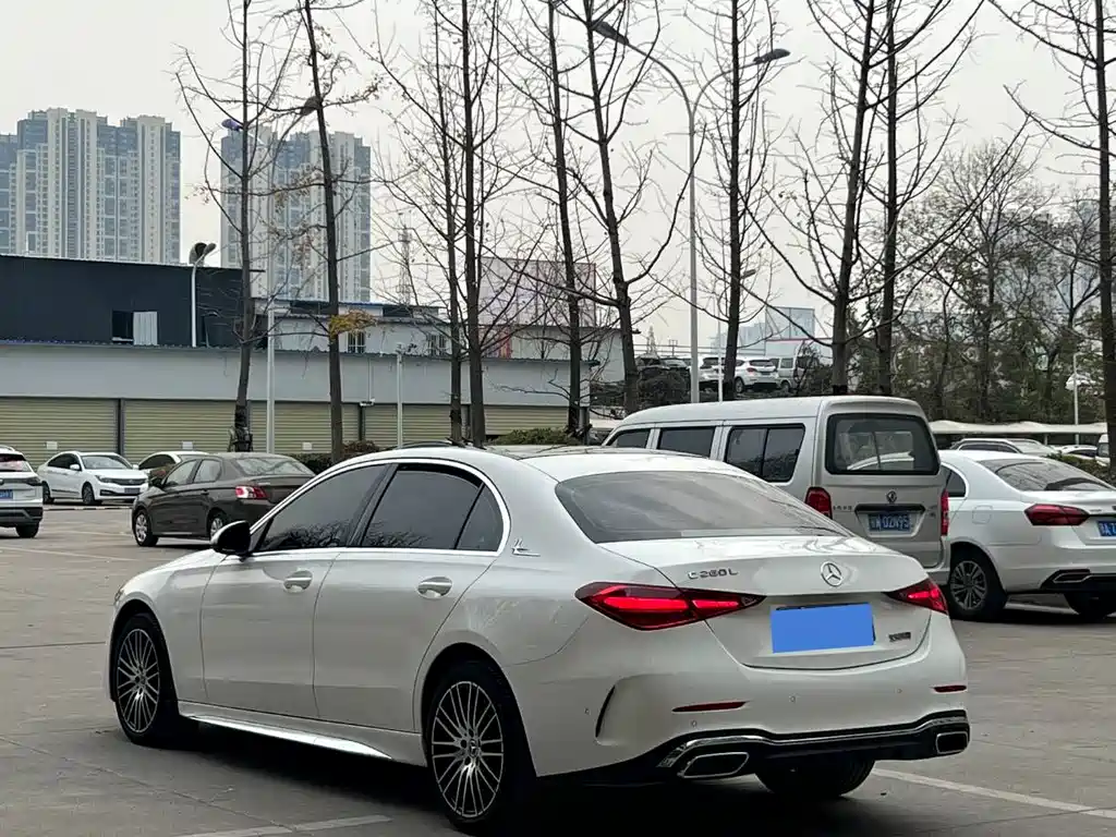 Mercedes-Benz C-Class 2023 — фото 9