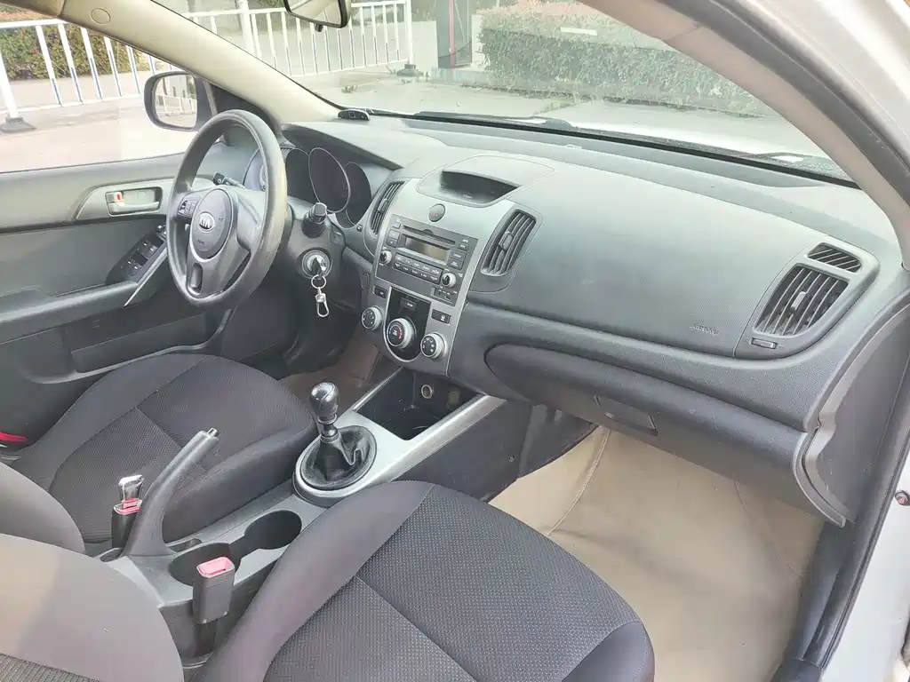 Kia Forte 2012 — фото 14