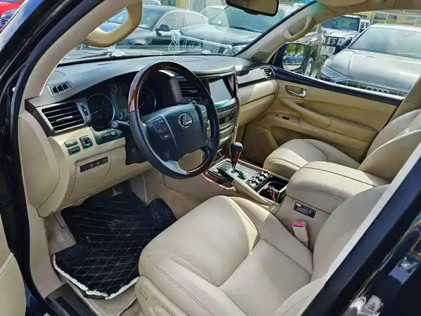 Lexus LX 2009