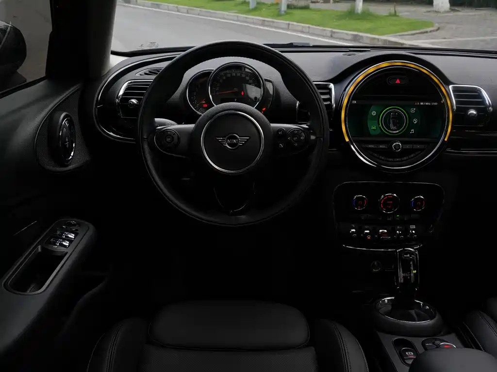 MINI Clubman 2020 — фото 11