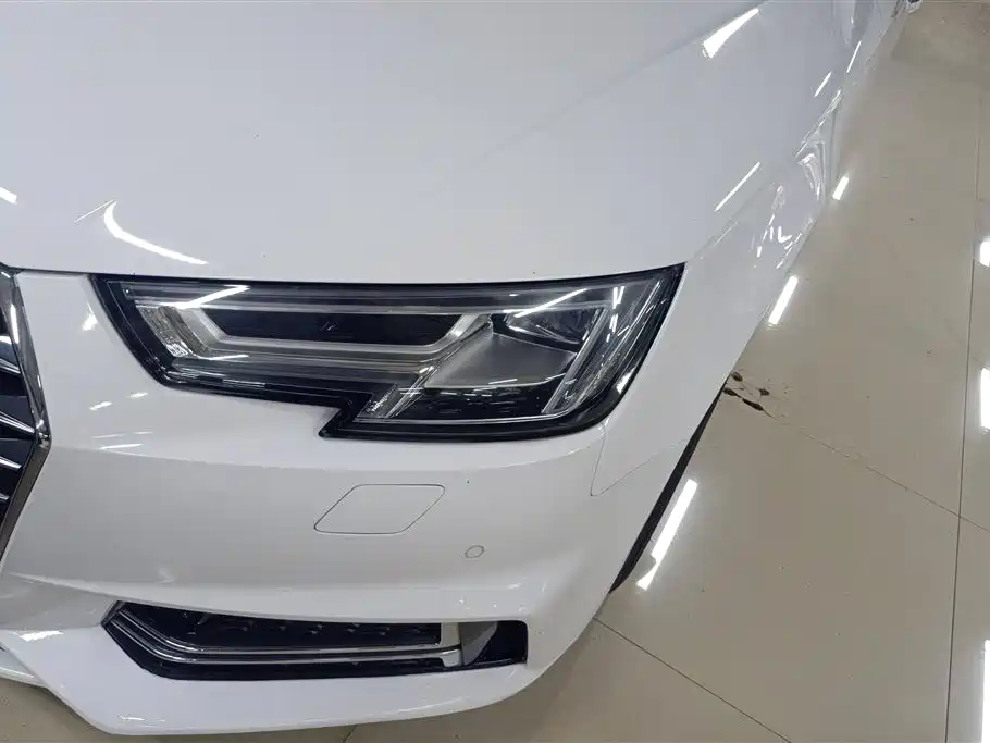 Audi A4L 2019