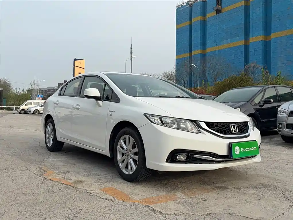 Honda Civic 2015 — фото 24