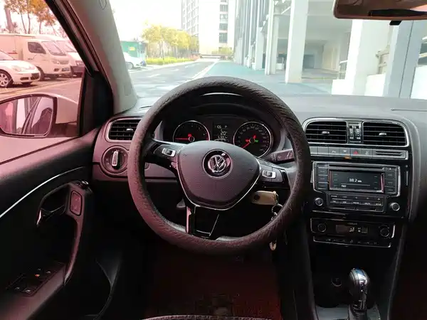 Volkswagen Polo 2016