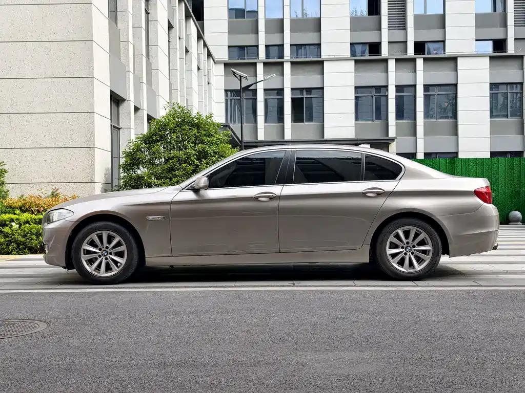 BMW 5 Series 2013 — фото 2