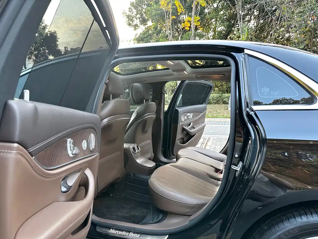 Mercedes-Benz E-Class 2022 — фото 11