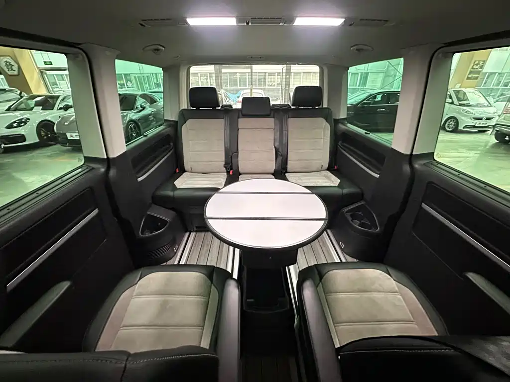 Volkswagen Multivan 2018 — фото 44