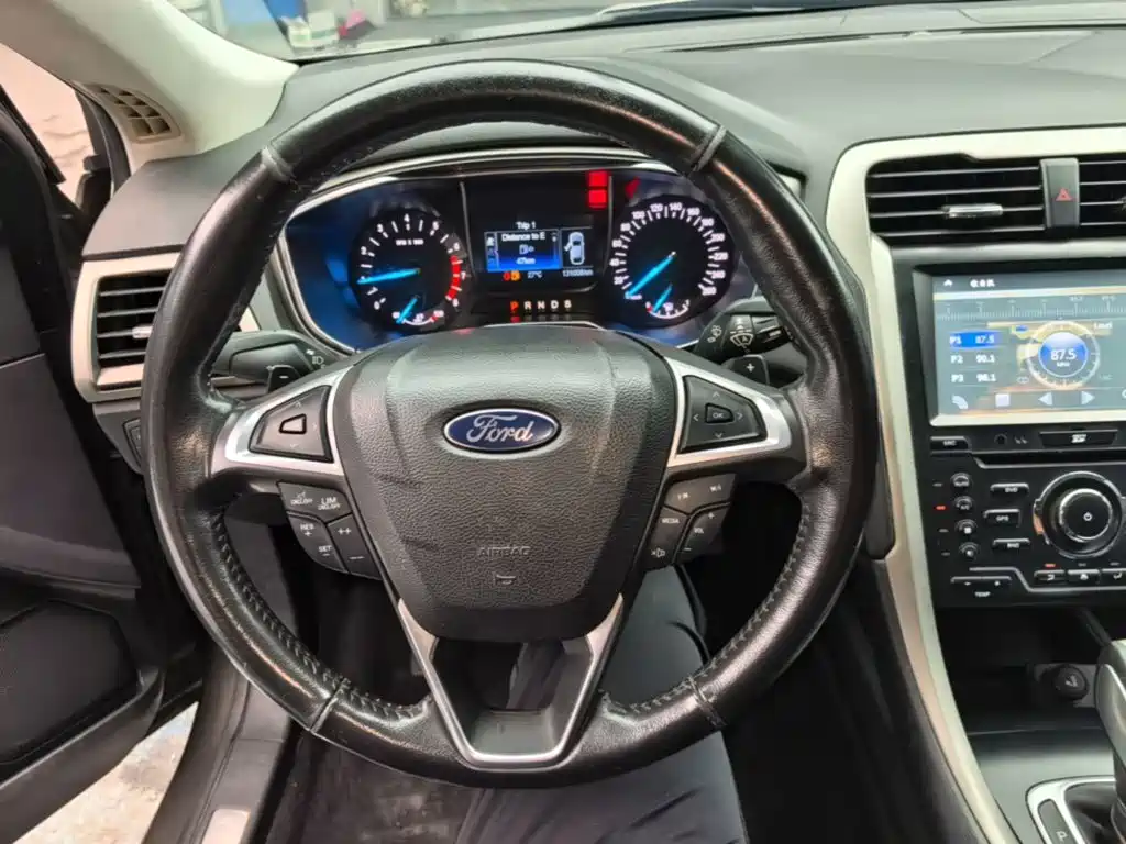 Ford Mondeo 2018 — фото 11