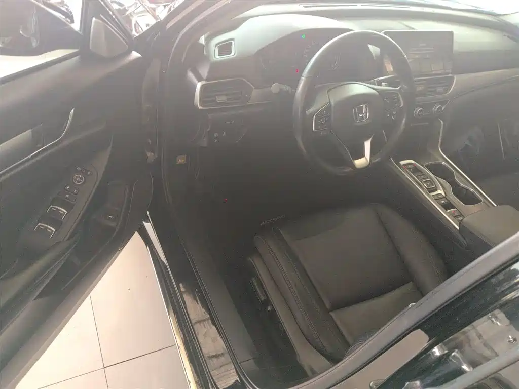 Honda Accord 2022 — фото 12
