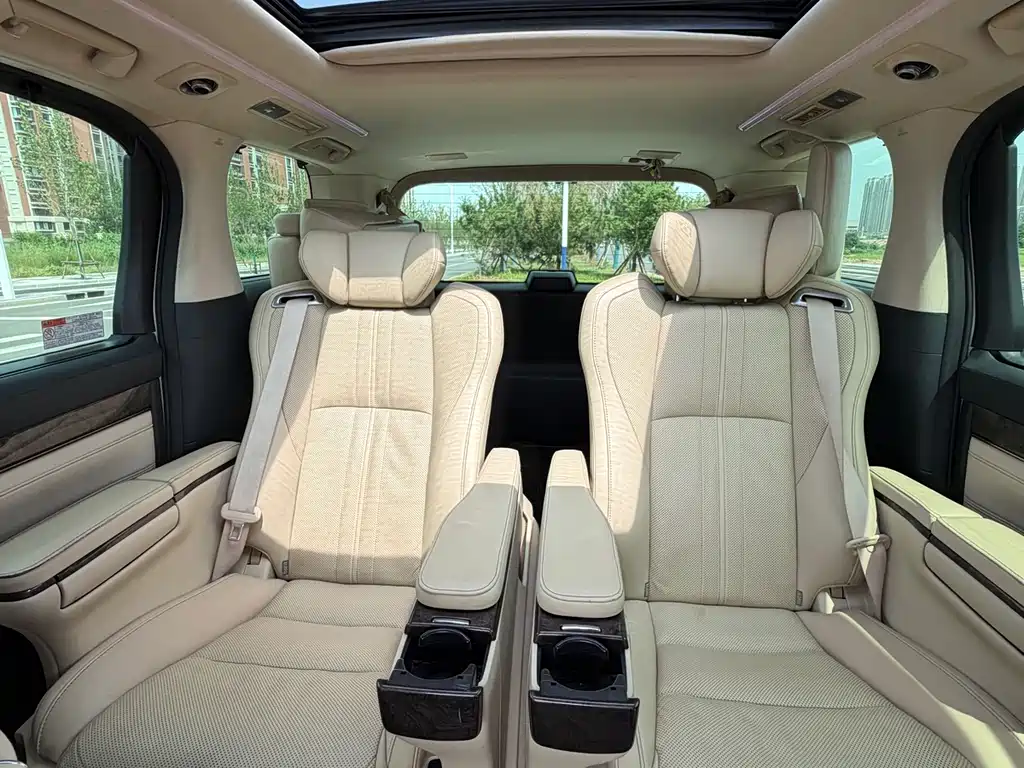 Toyota Alphard 2019 — фото 11