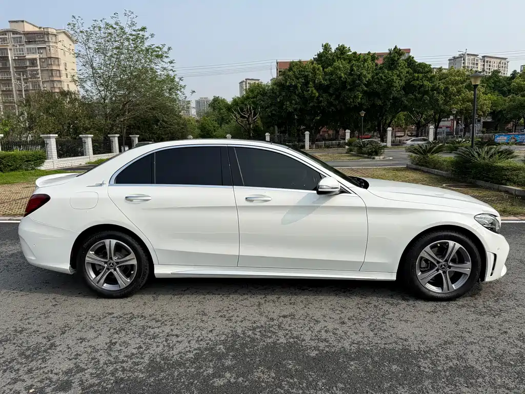 Mercedes-Benz C-Class 2021 — фото 10