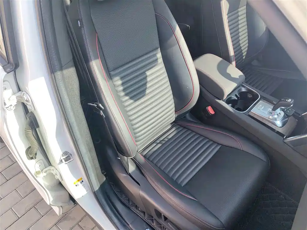 Land Rover Discovery Sport 2020 — фото 24