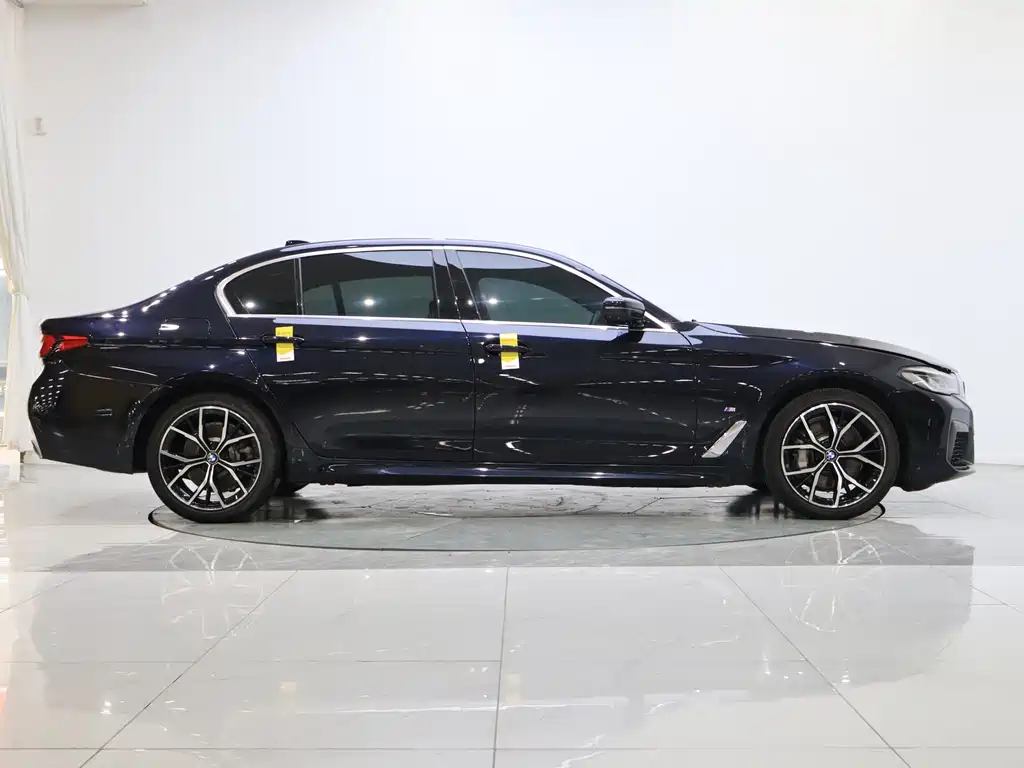 BMW 5 Series 2021