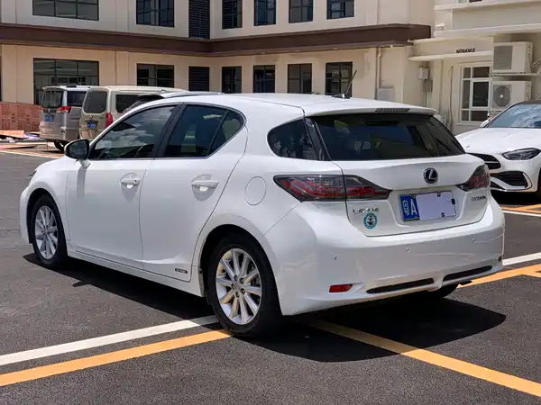 Lexus CT 2012