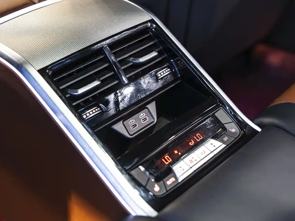 BMW 8 Series 2023 — фото 22