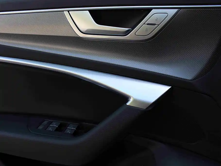 Audi A6L 2024 — фото 13