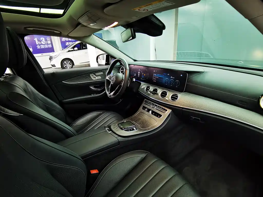 Mercedes-Benz E-Class 2021 — фото 17