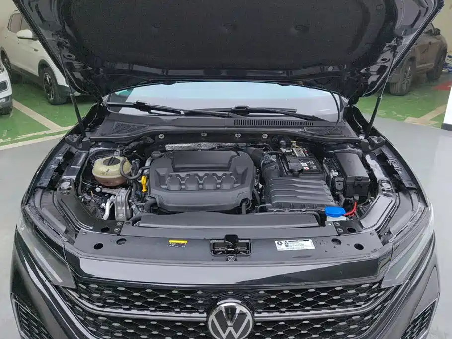 Volkswagen Passat 2023 — фото 10