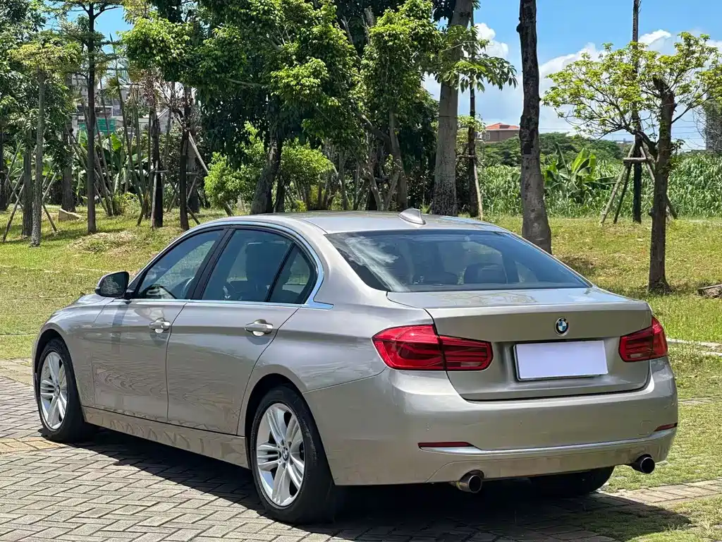 BMW 3 Series 2016 — фото 11