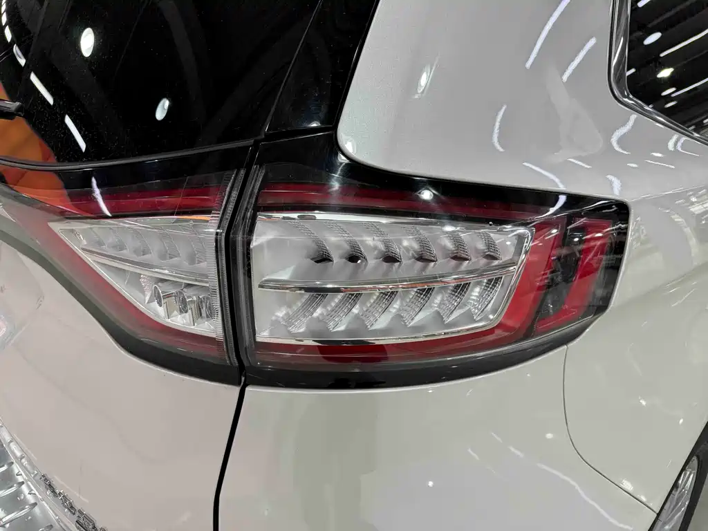 Ford Edge 2018 — фото 16