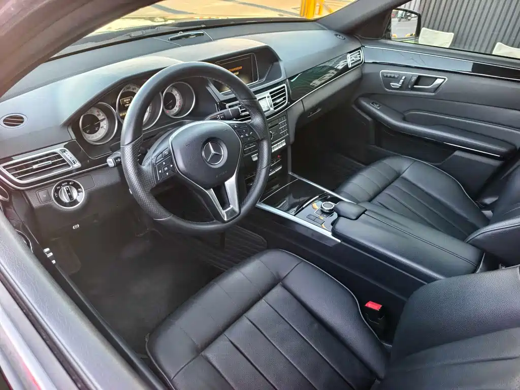 Mercedes-Benz E-Class 2016 — фото 11