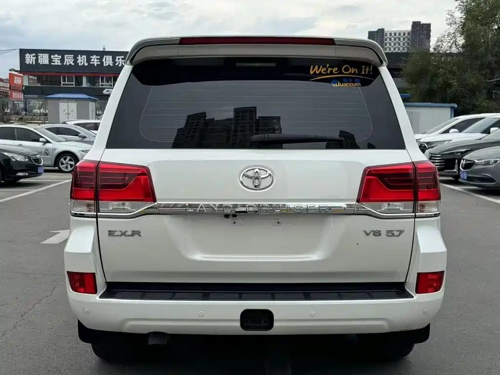 Toyota Land Cruiser 2016 — фото 8