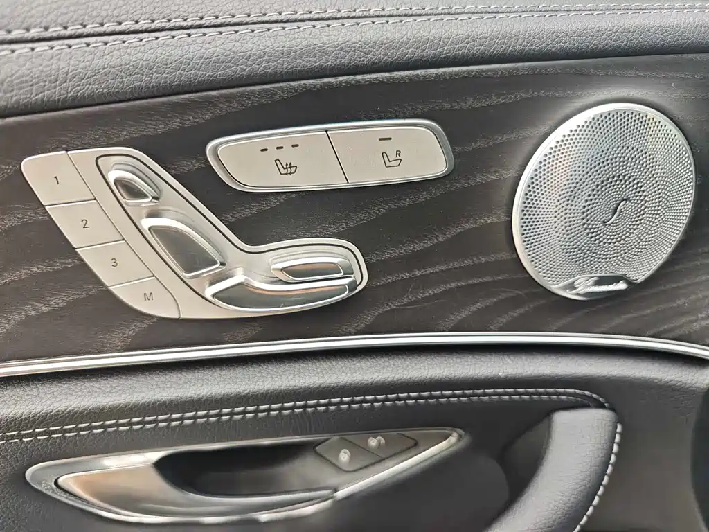 Mercedes-Benz E-Class 2020 — фото 11