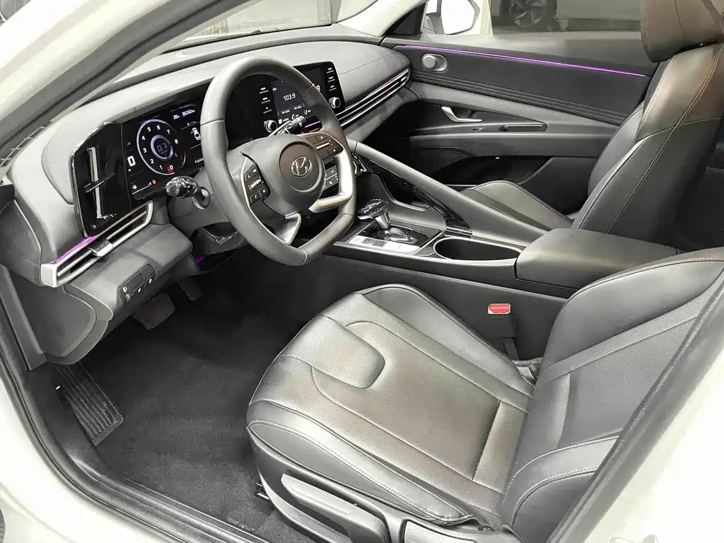 Hyundai Elantra 2023