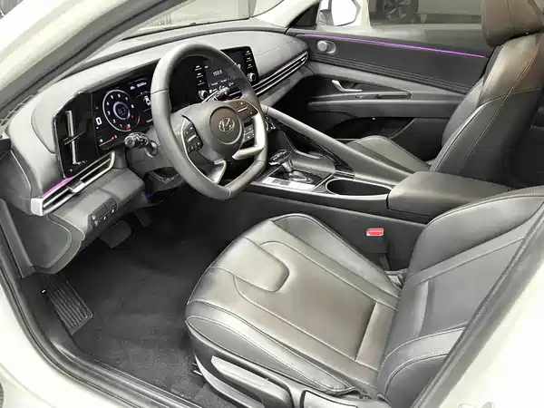 Hyundai Elantra 2023